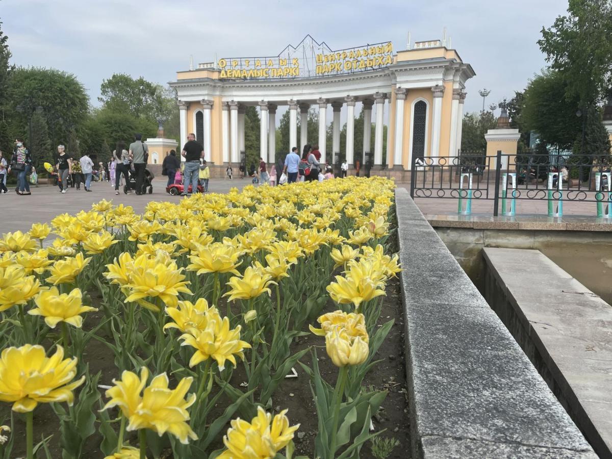 Апартаменты #3 Almaty Luaran gambar